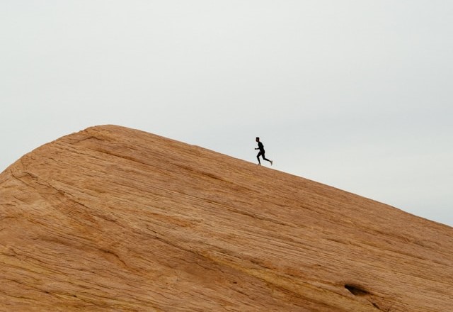 courir en montee trail